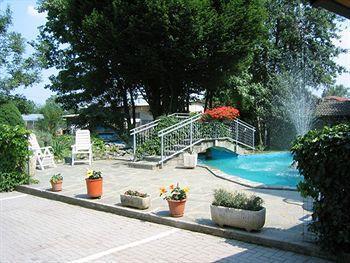 Quo Vadis Hotel 2*